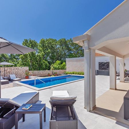 Apartment Holiday Home Doma, Cilipi Near Dubrovnik 객실 사진