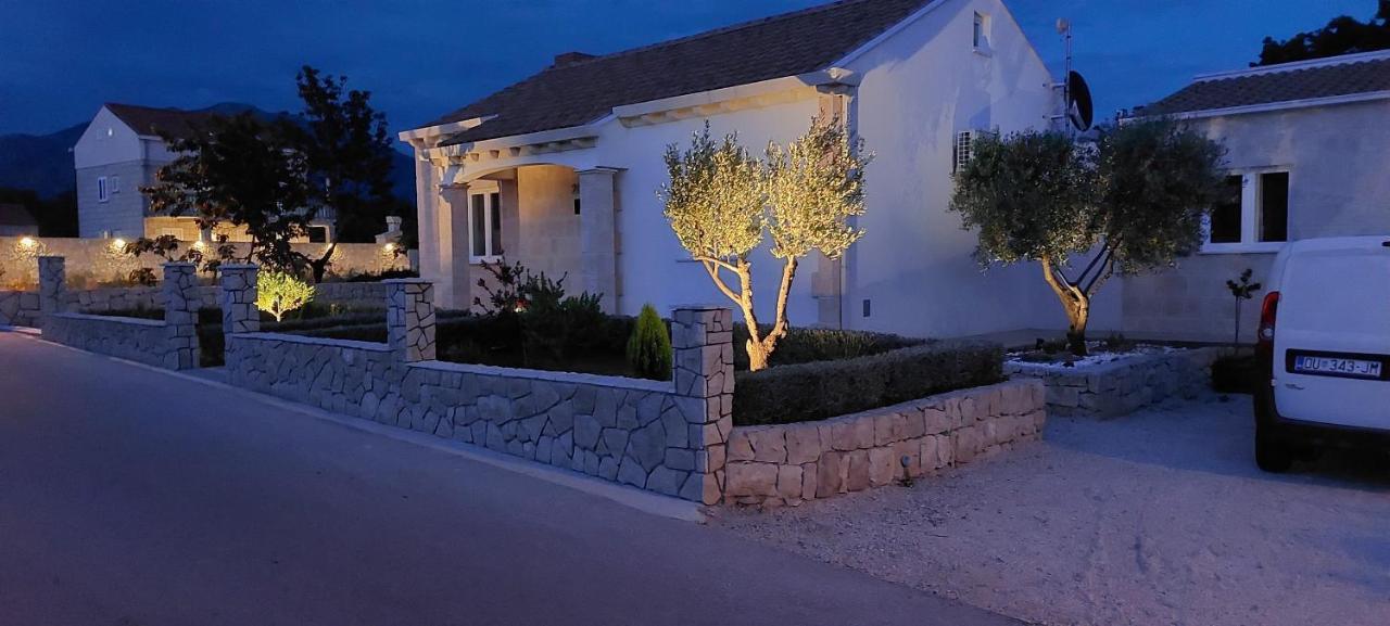 Apartment Holiday Home Doma, Cilipi Near Dubrovnik 외부 사진