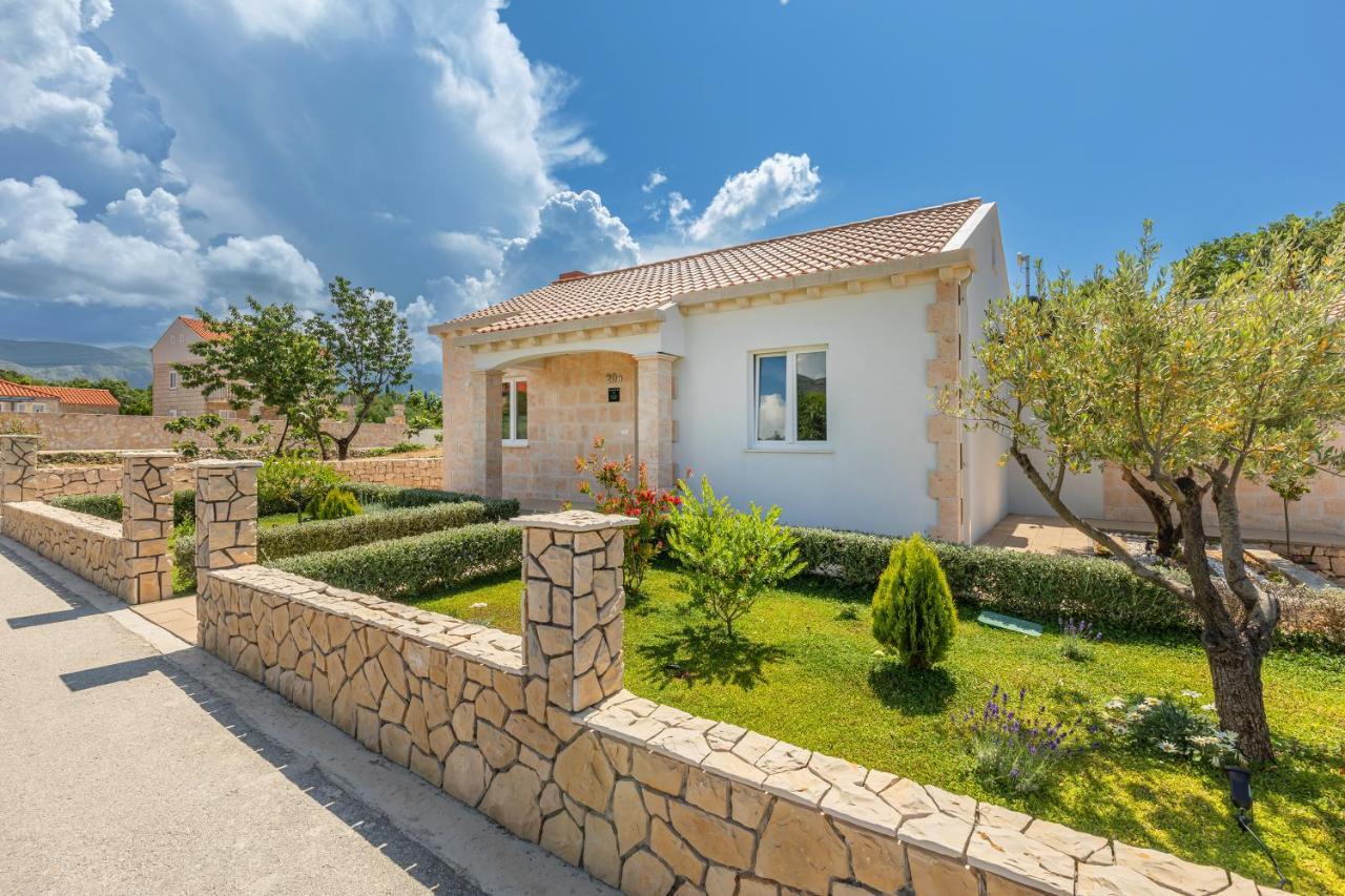Apartment Holiday Home Doma, Cilipi Near Dubrovnik 외부 사진