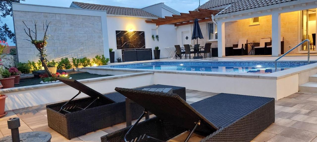 Apartment Holiday Home Doma, Cilipi Near Dubrovnik 외부 사진