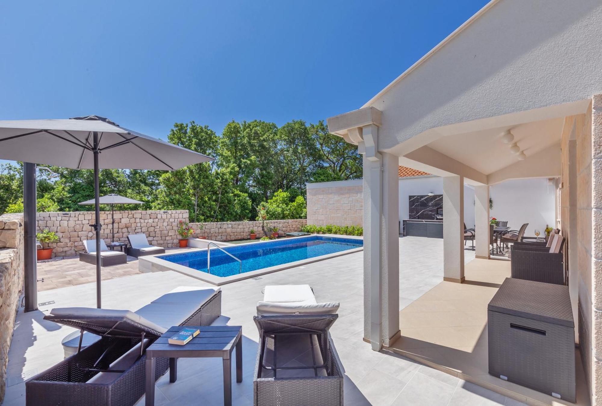 Apartment Holiday Home Doma, Cilipi Near Dubrovnik 객실 사진